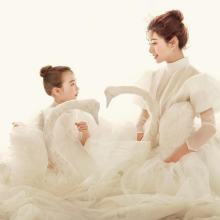 昆山市玉山鎮(zhèn)兒時蒙太奇兒童攝影店 供應產品