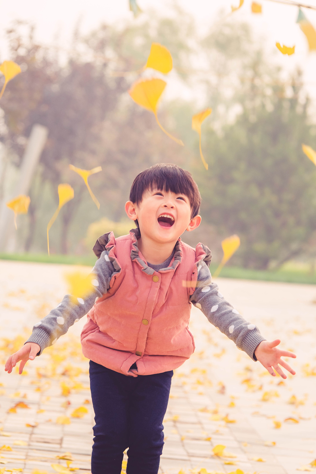 兒童攝影 外景拍攝 公園 女孩 美女 天真 可愛 淘氣|攝影|人像攝影|le