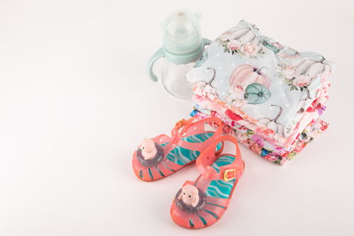 白色兒童用品母嬰用品攝影圖 st攝影